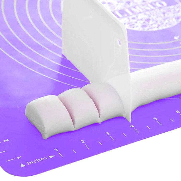 Folie de framantat, Zola, ideal pentru intinderea aluatului, din silicon, flexibil, 40x50 cm, mov Folie de framantat, Zola, ideal pentru intinderea aluatului, din silicon, flexibil, 40x50 cm, mov
